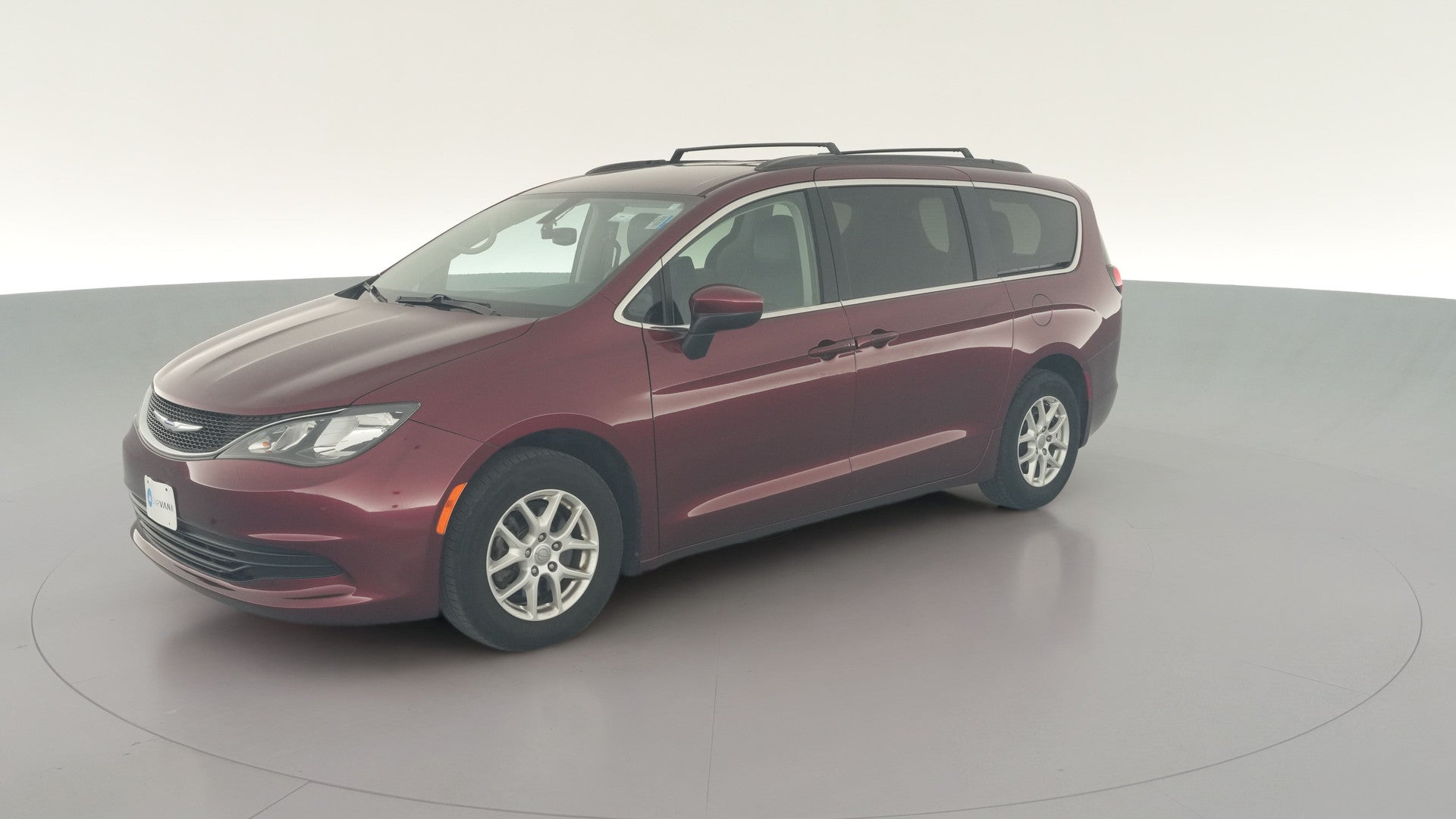 2020 Chrysler Voyager vehicle photo