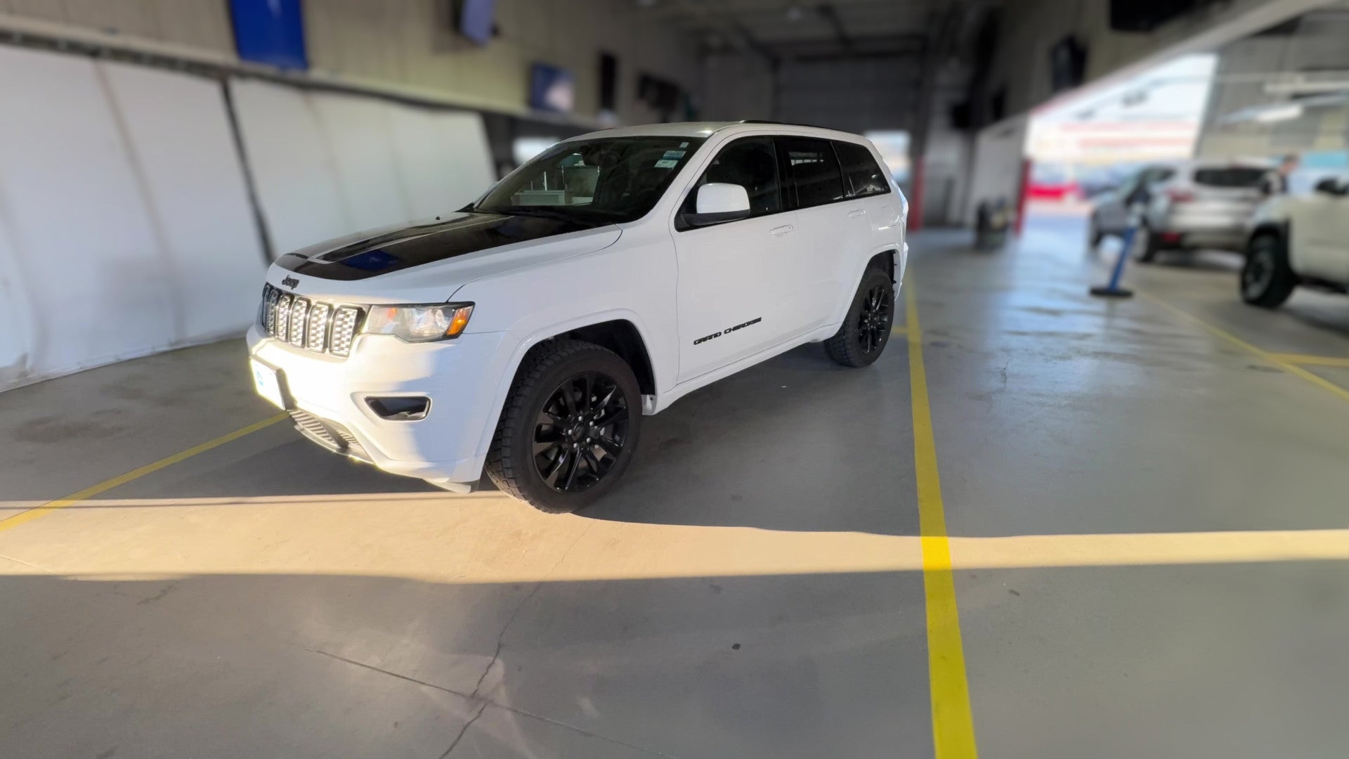 2018 Jeep Grand Cherokee vehicle photo