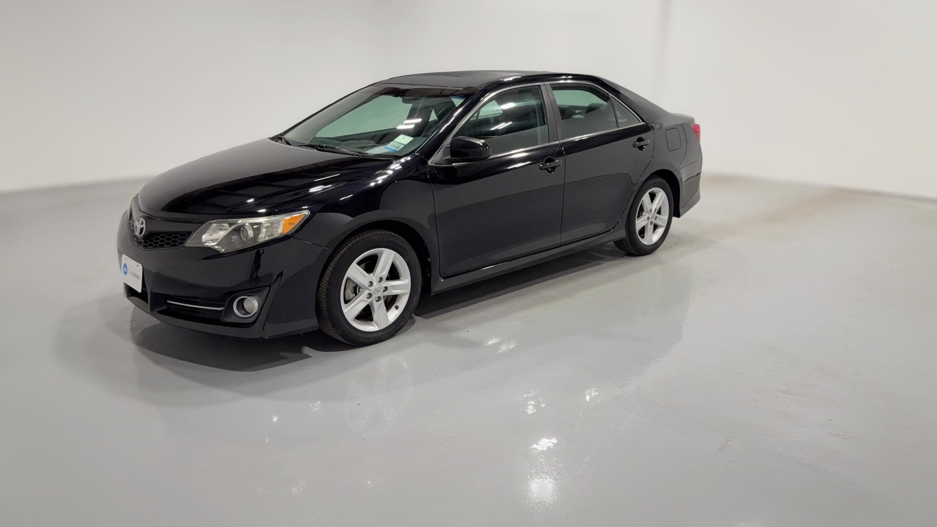 2013 Toyota Camry vehicle photo