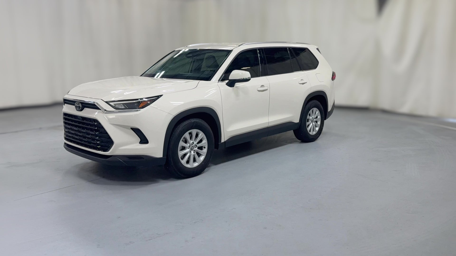 2024 Toyota Grand Highlander vehicle photo