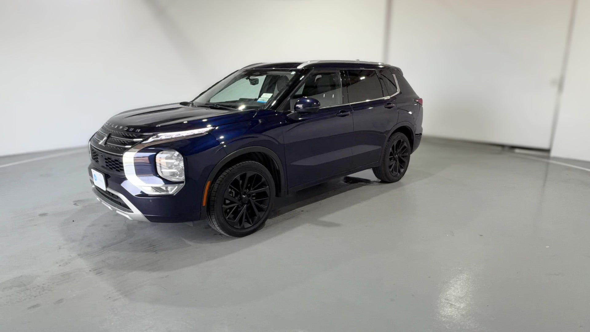 2024 Mitsubishi Outlander vehicle photo