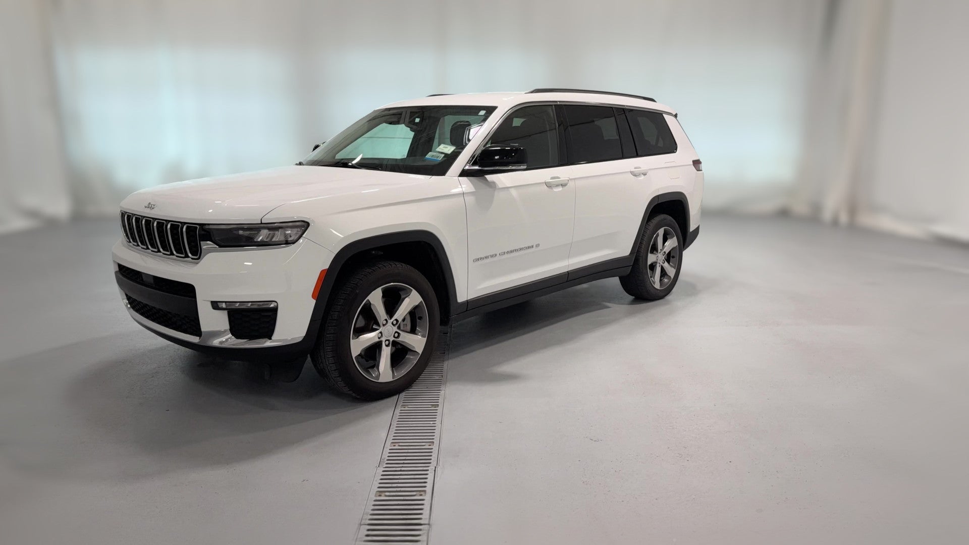 2022 Jeep Grand Cherokee L vehicle photo