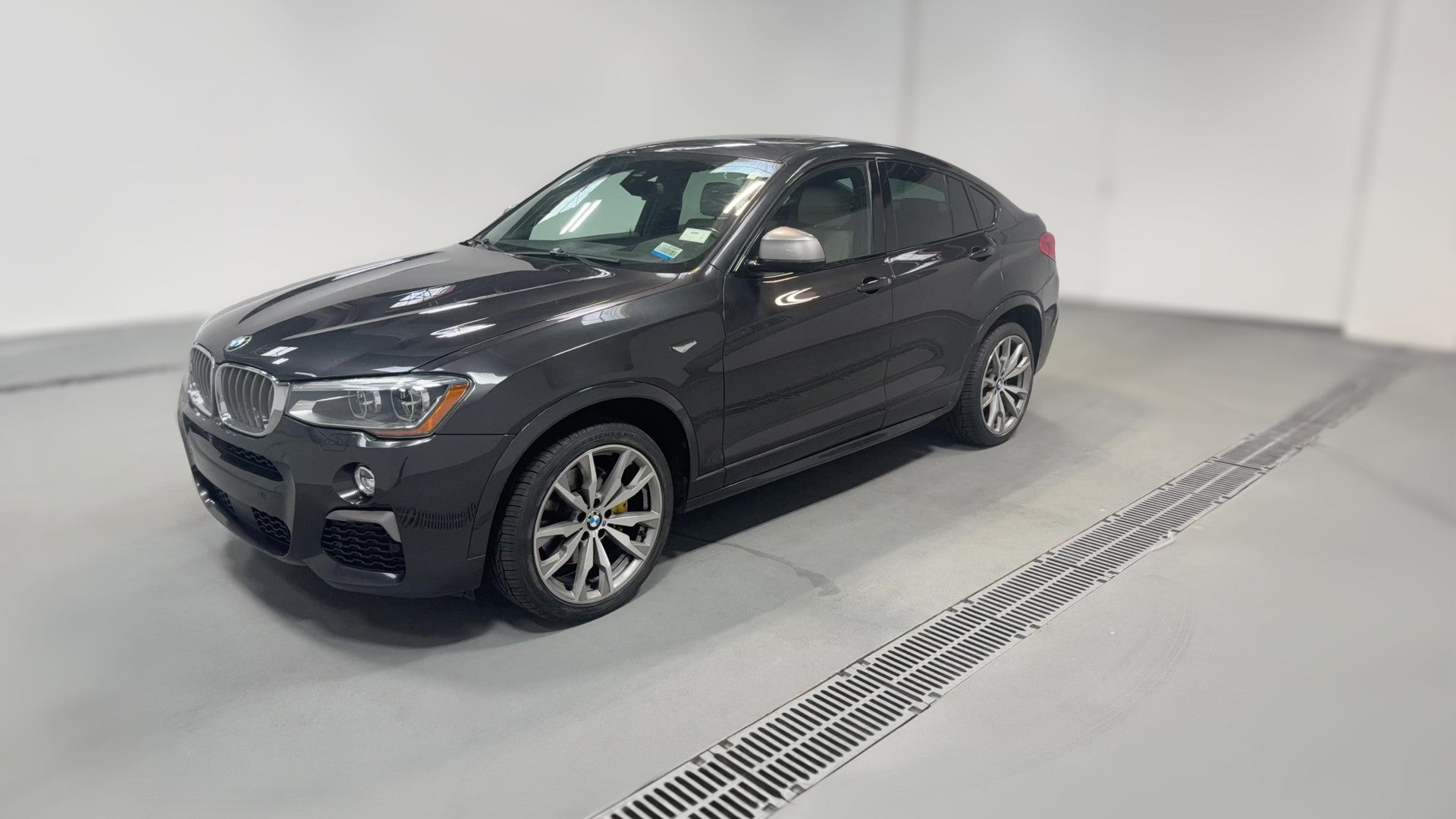2017 BMW X4 vehicle photo