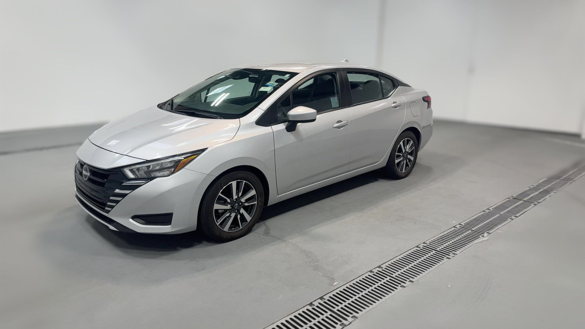 2025 Nissan Versa vehicle photo