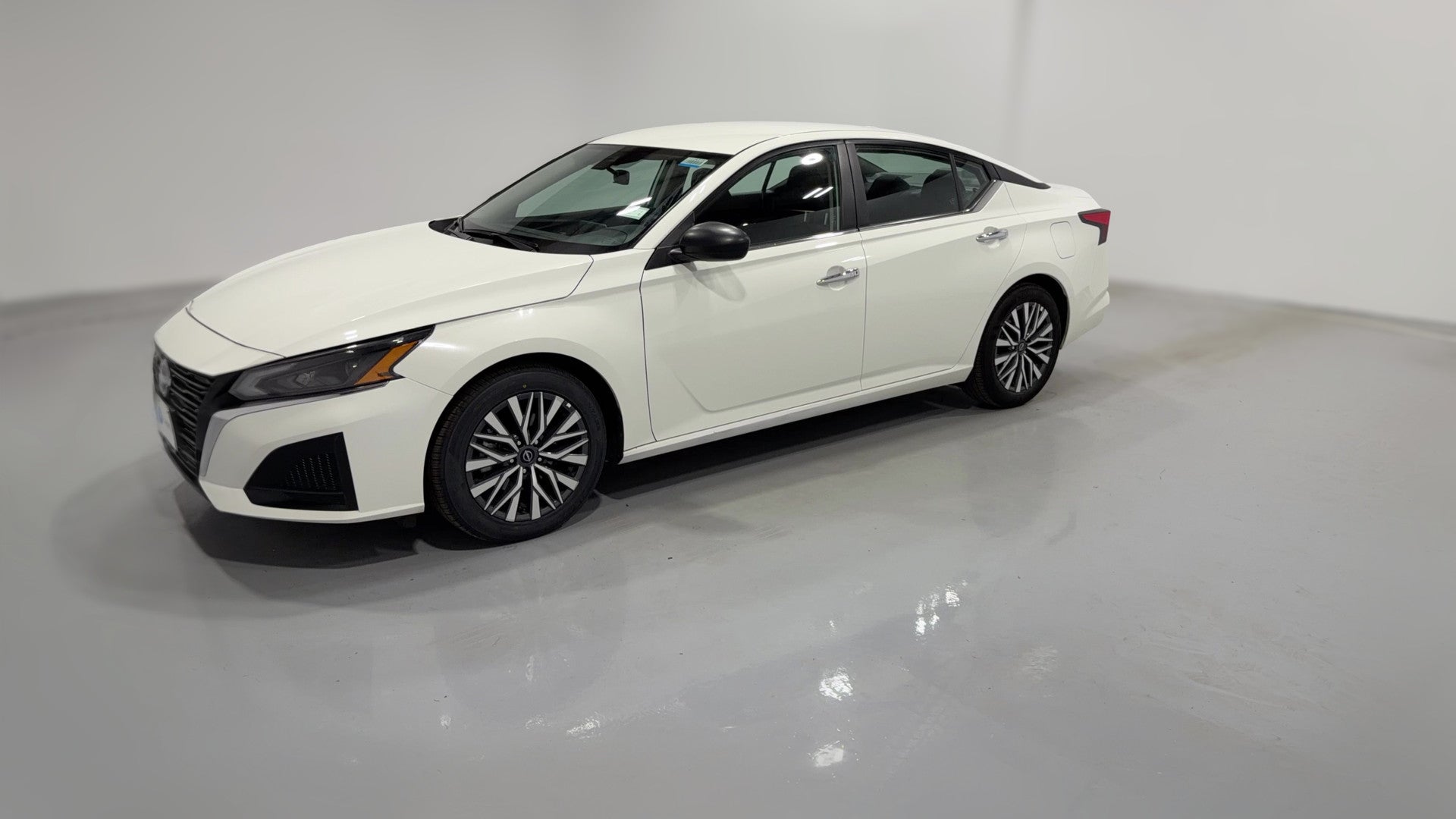 2025 Nissan Altima vehicle photo