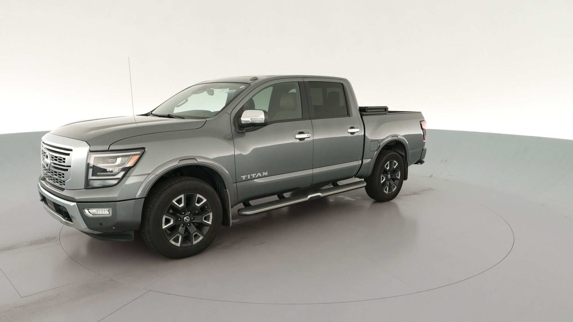 2021 Nissan Titan Crew Cab vehicle photo