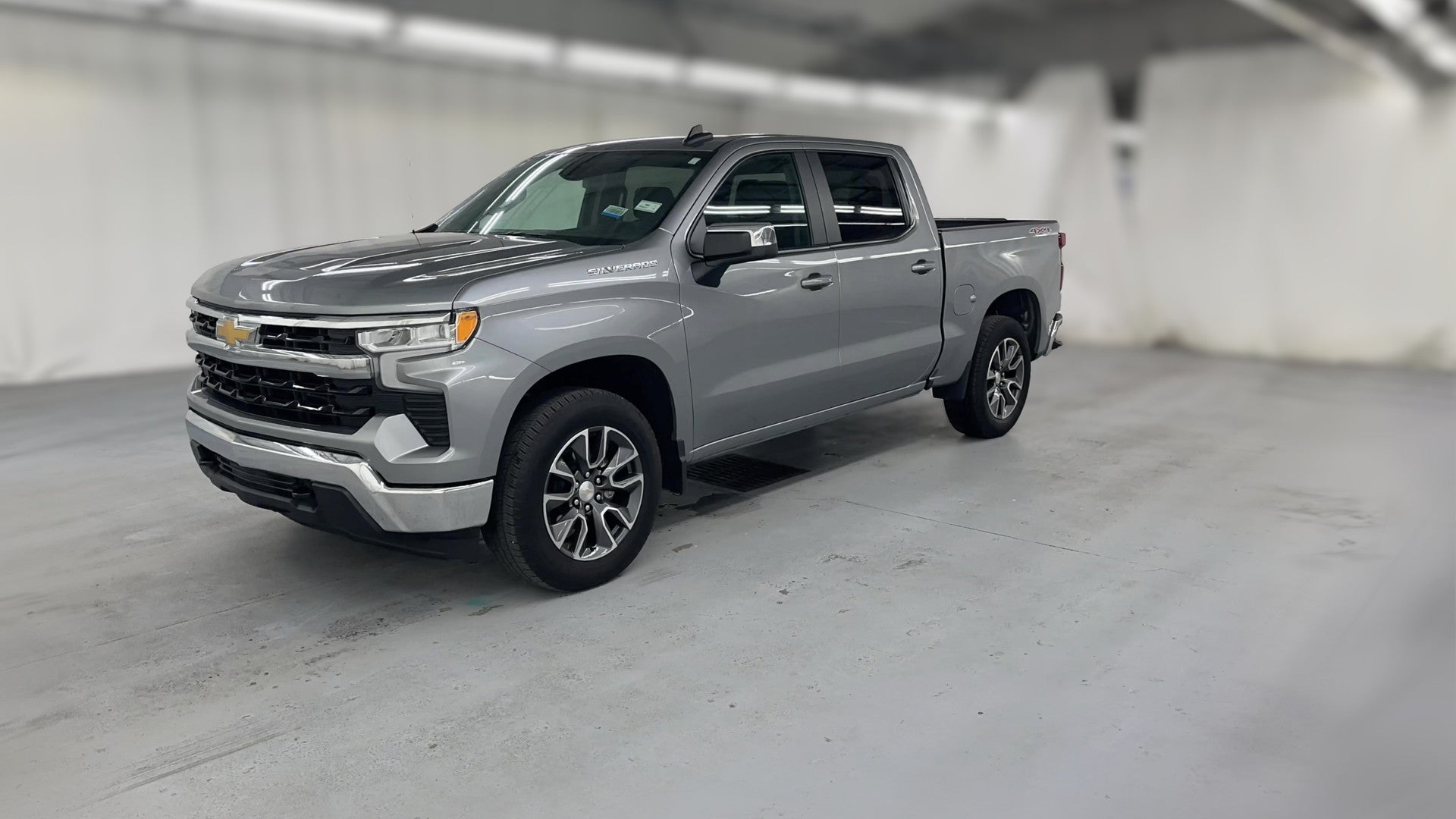 2024 Chevrolet Silverado 1500 Crew Cab vehicle photo