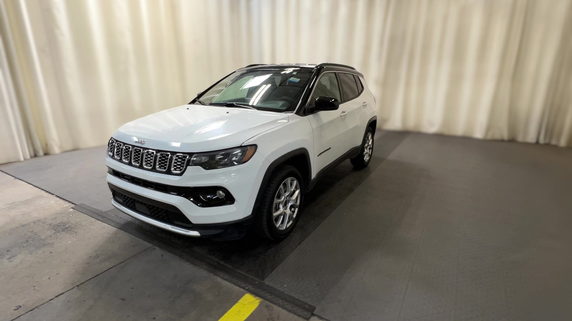 2025 Jeep Compass vehicle photo