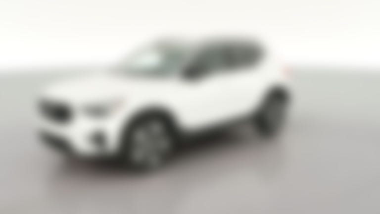 2026 Volvo XC40 vehicle photo