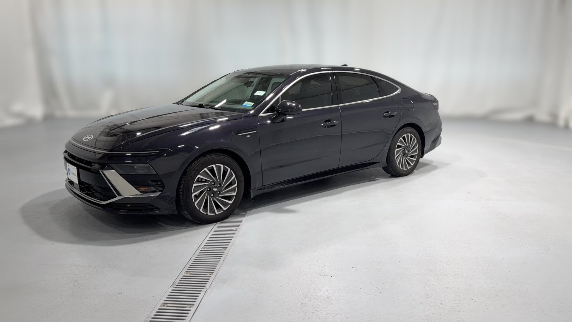 2024 Hyundai Sonata Hybrid vehicle photo