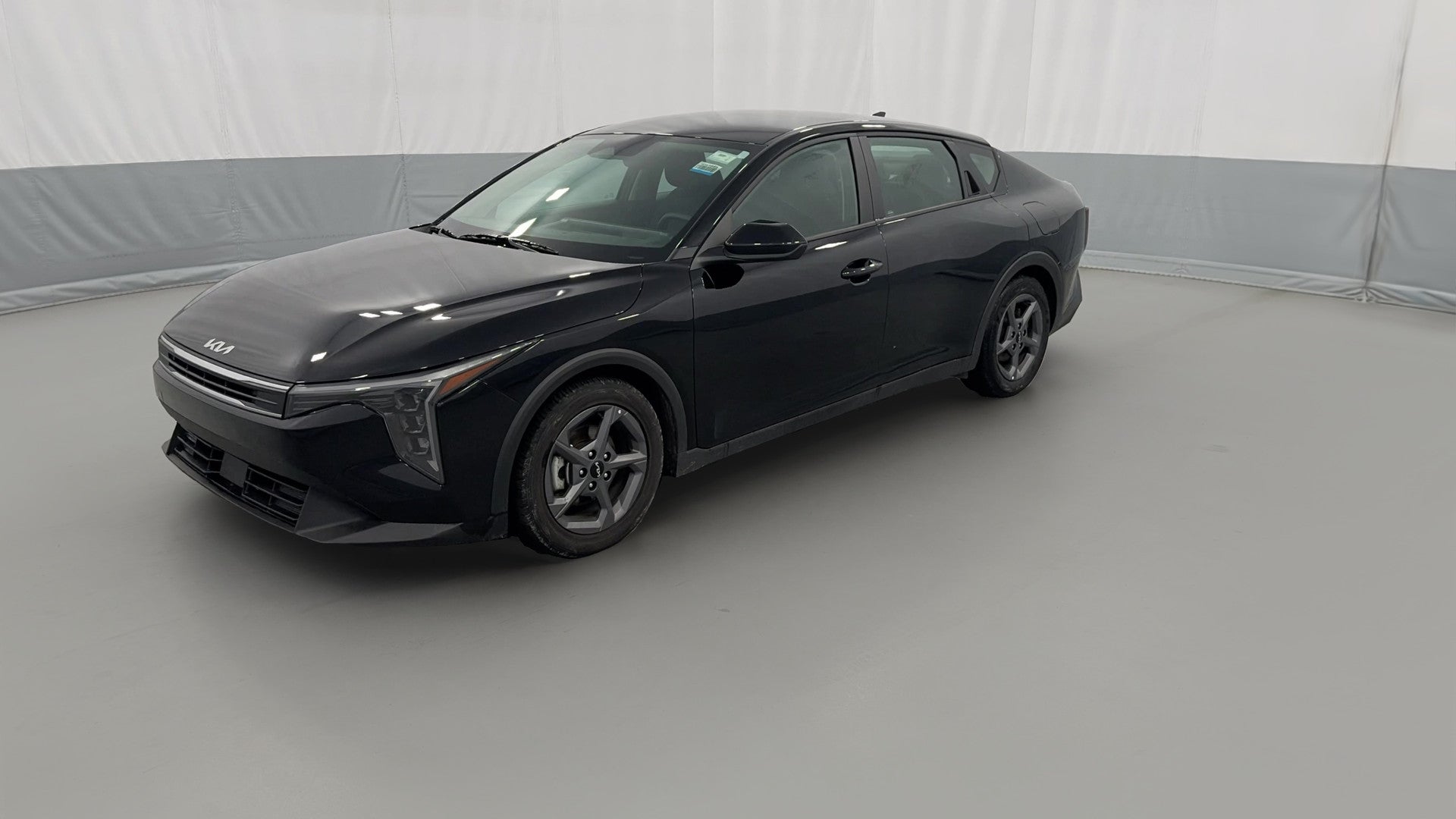 2025 Kia K4 vehicle photo