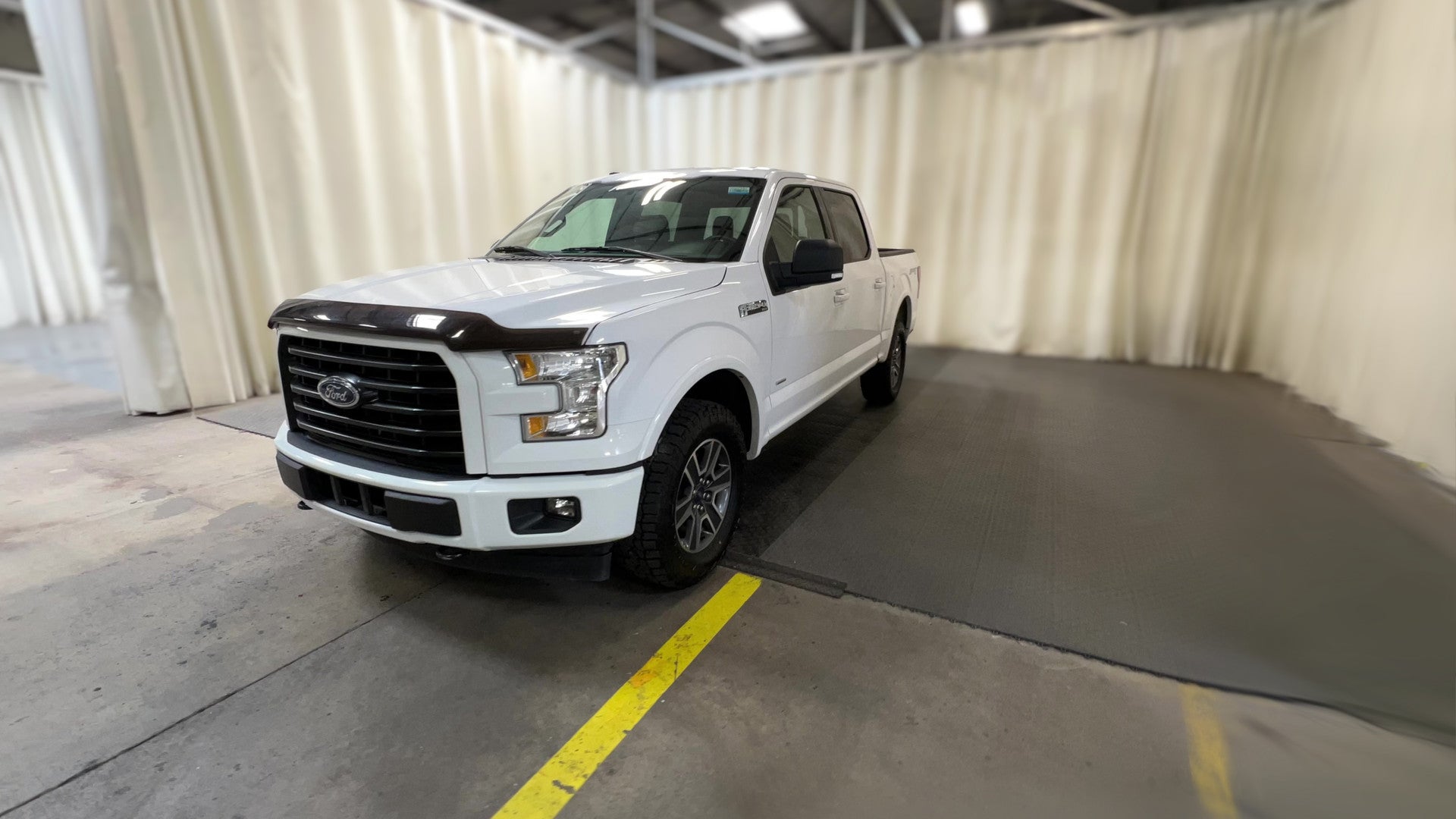 2017 Ford F150 SuperCrew Cab vehicle photo