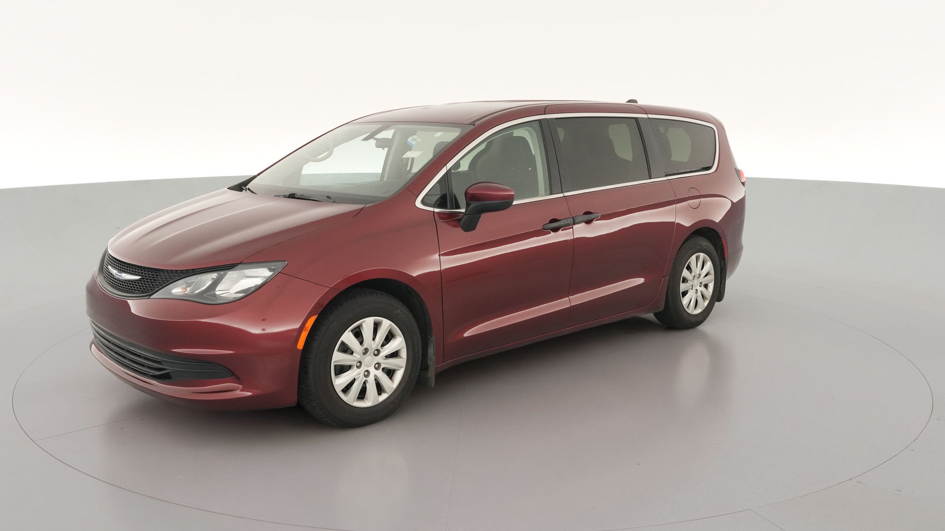 2020 Chrysler Voyager vehicle photo