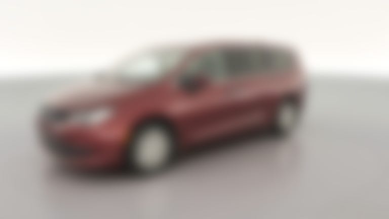 2020 Chrysler Voyager vehicle photo