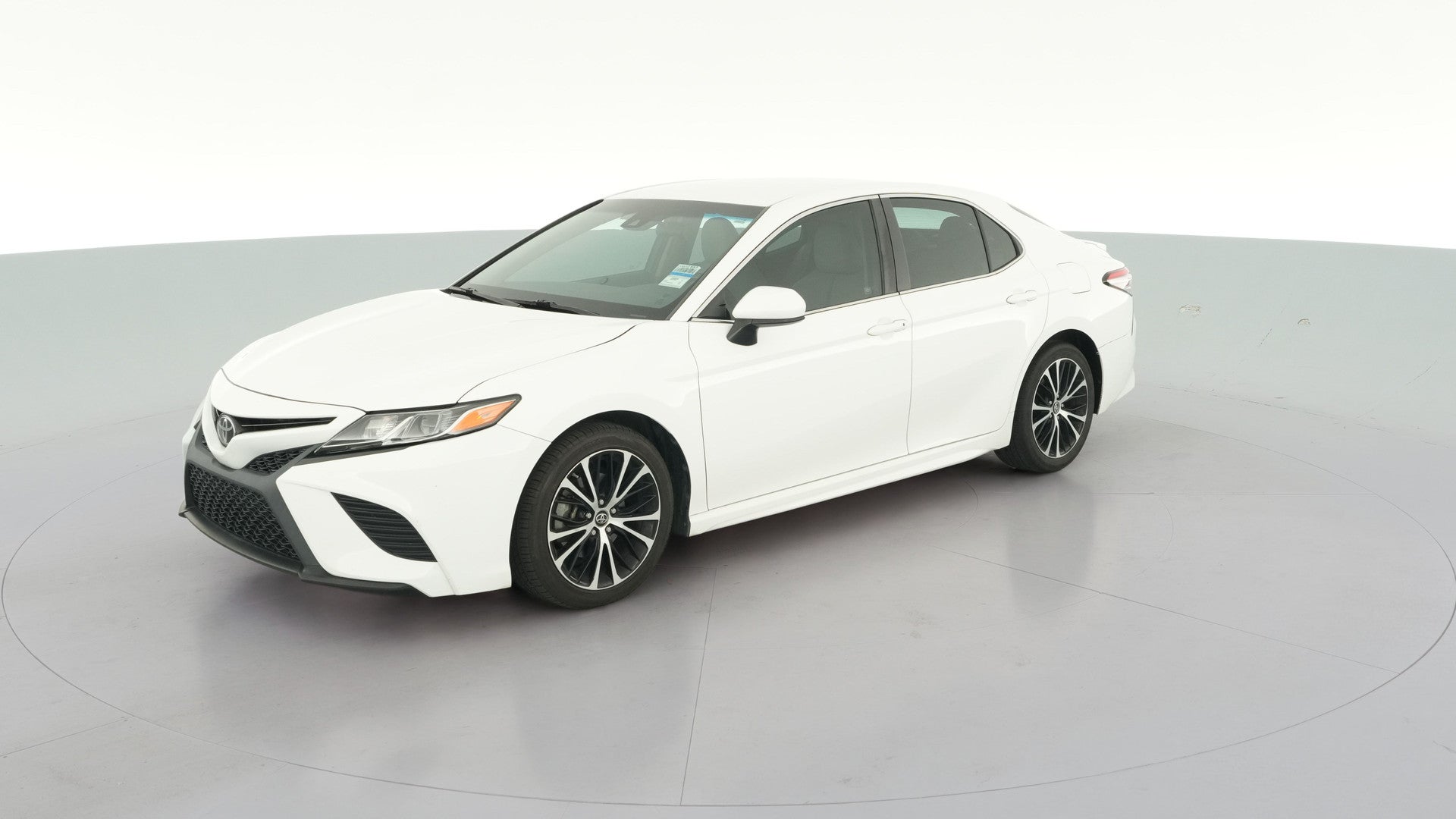 2018 Toyota Camry vehicle photo