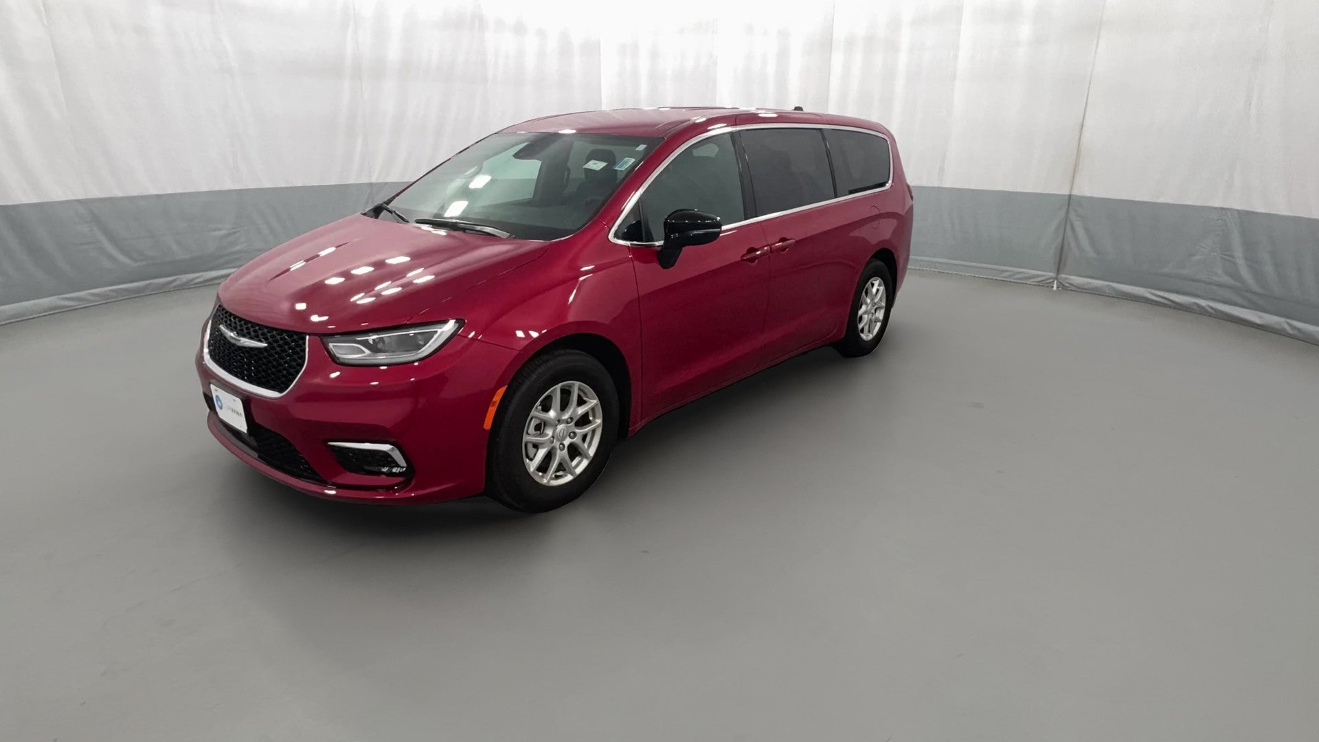 2026 Chrysler Pacifica vehicle photo
