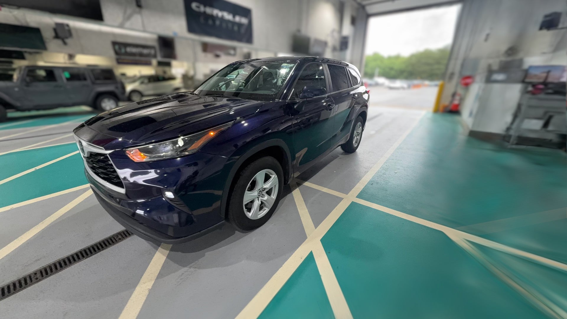 2025 Toyota Highlander vehicle photo