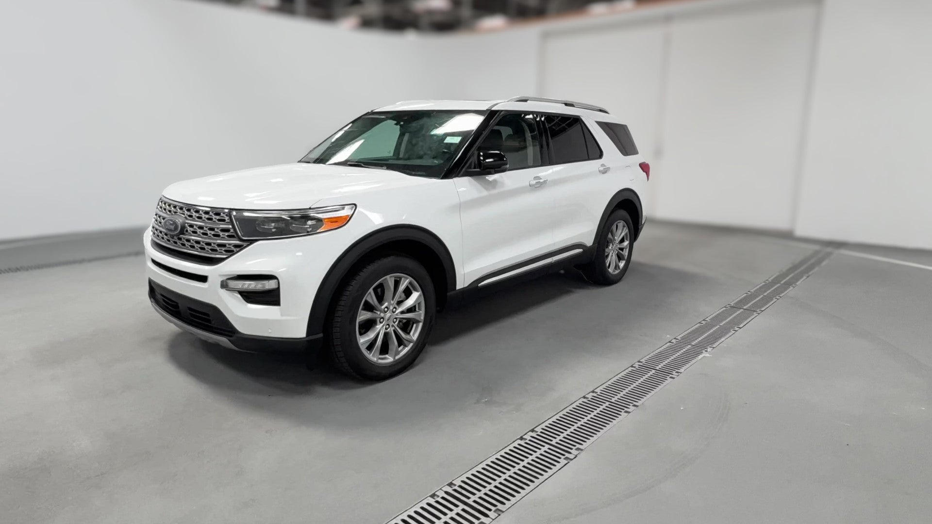 2021 Ford Explorer vehicle photo
