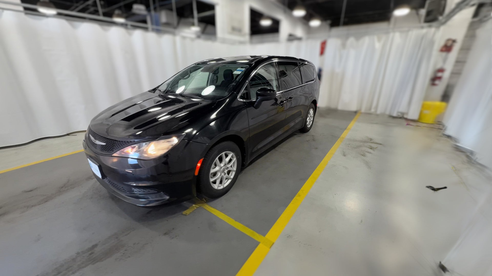 2022 Chrysler Voyager vehicle photo