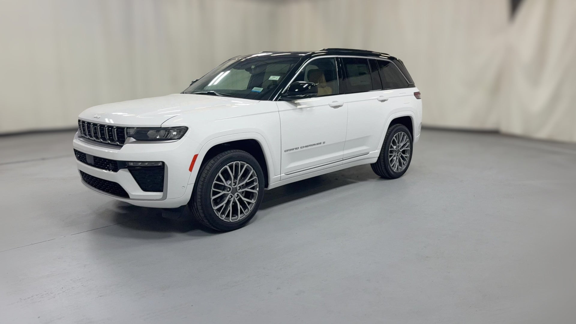 2026 Jeep Grand Cherokee vehicle photo