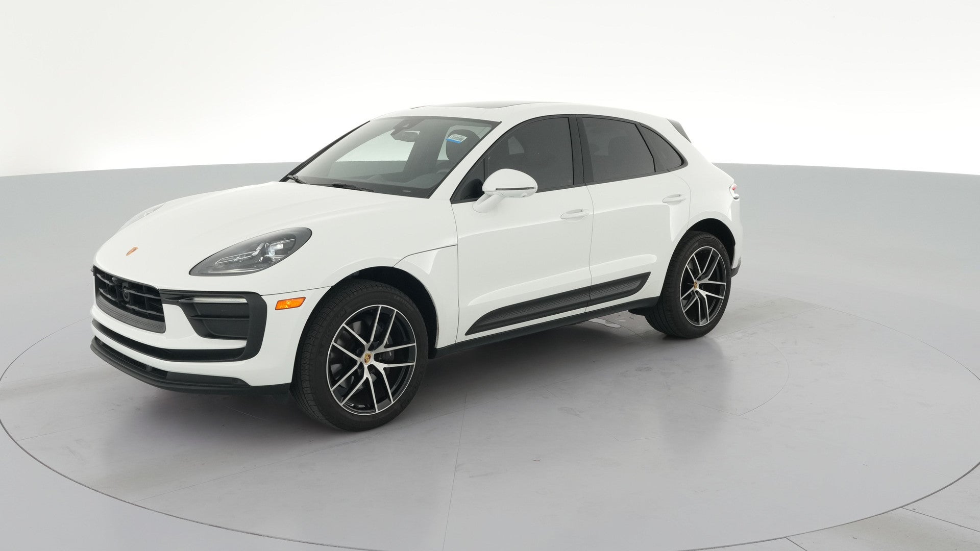 2023 Porsche Macan vehicle photo