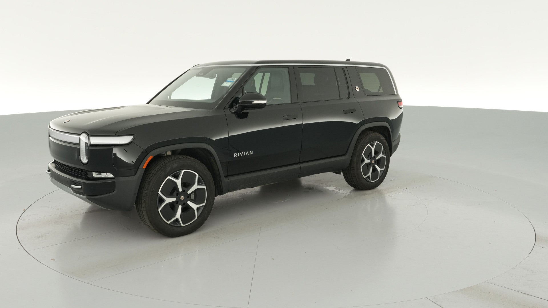 2023 Rivian R1S vehicle photo