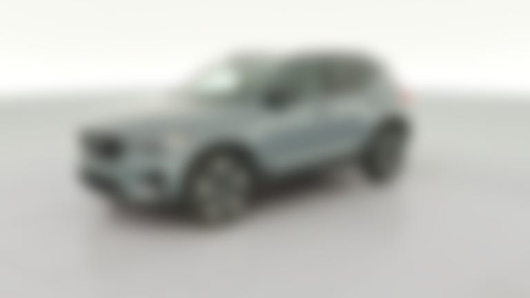 2023 Volvo XC40 vehicle photo