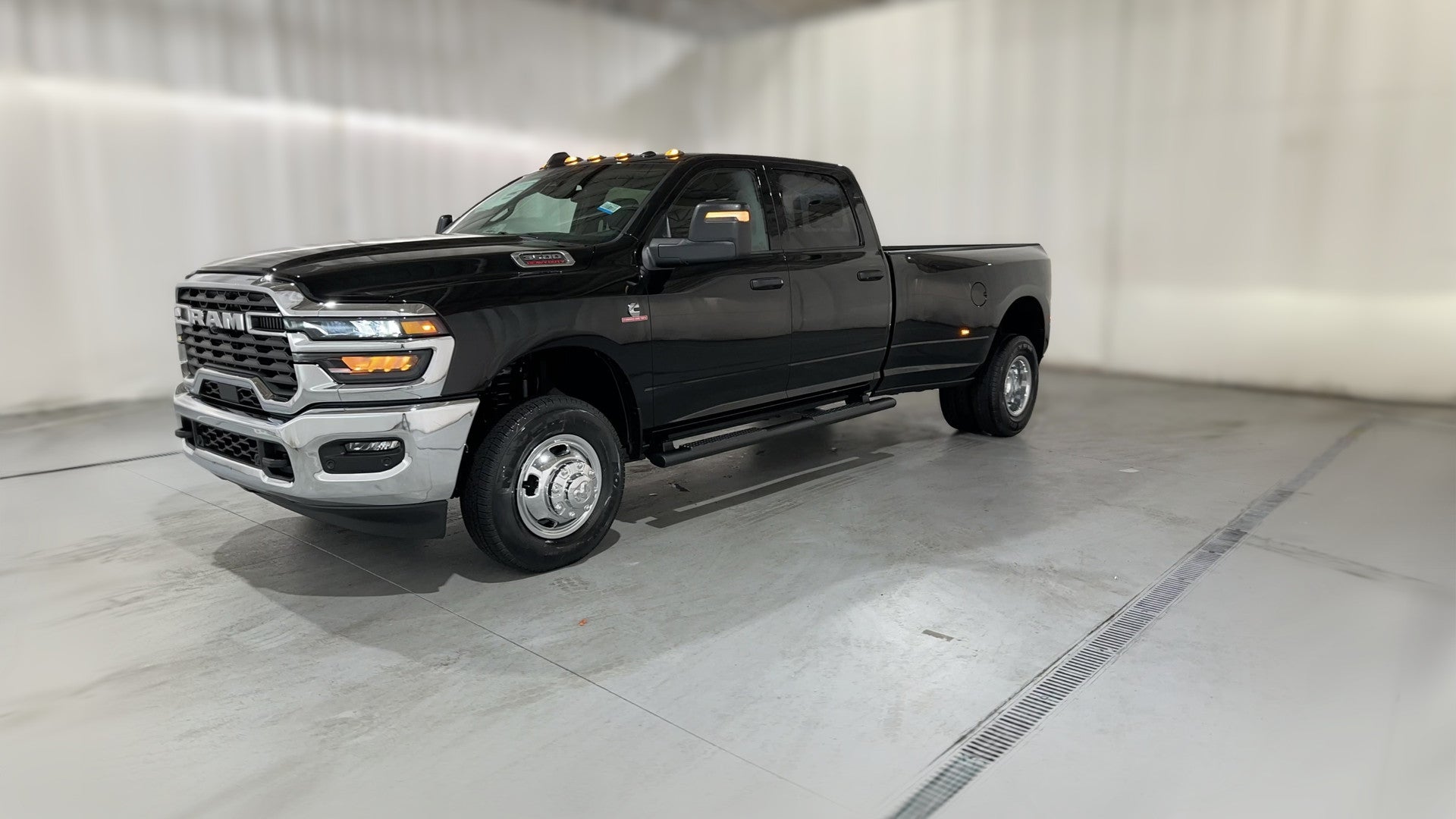 2026 Ram 3500 Crew Cab vehicle photo