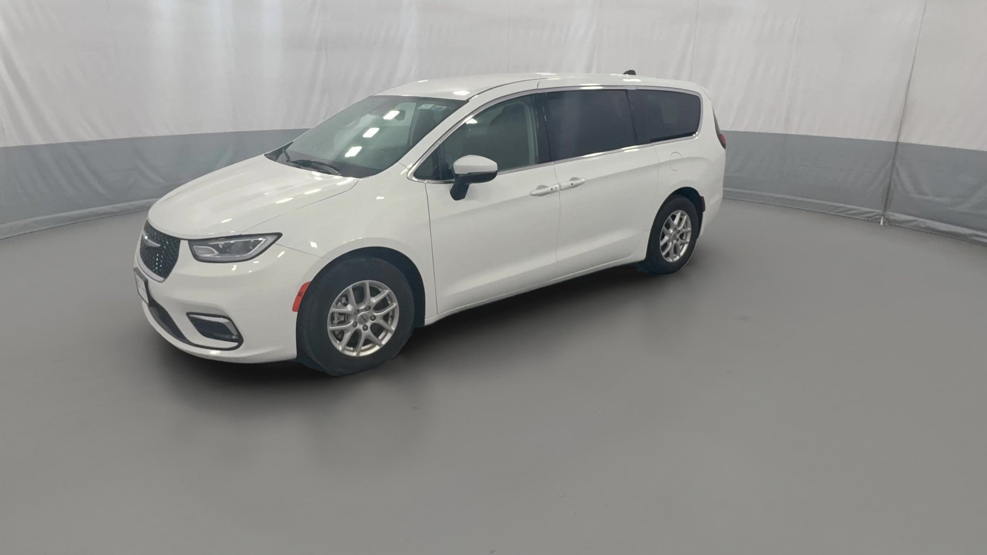 2023 Chrysler Pacifica vehicle photo