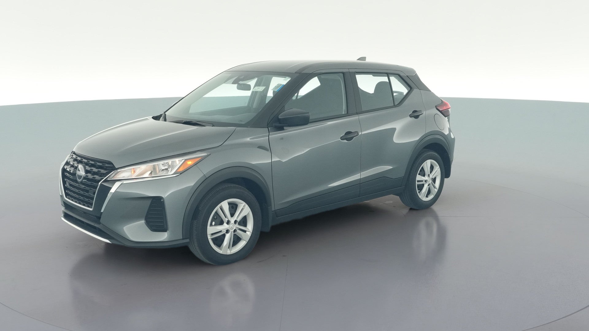 2025 Nissan Kicks Play vehicle photo