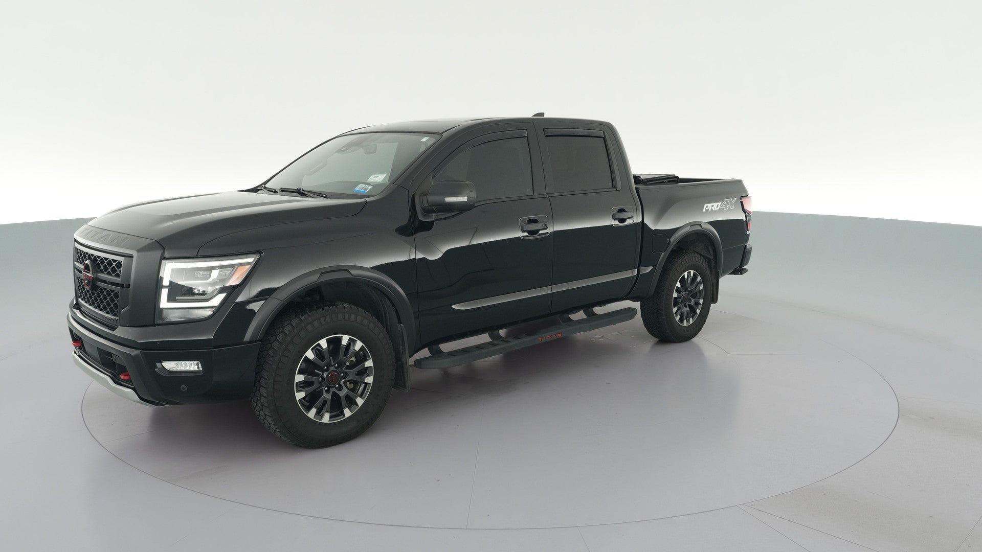 2023 Nissan Titan Crew Cab vehicle photo