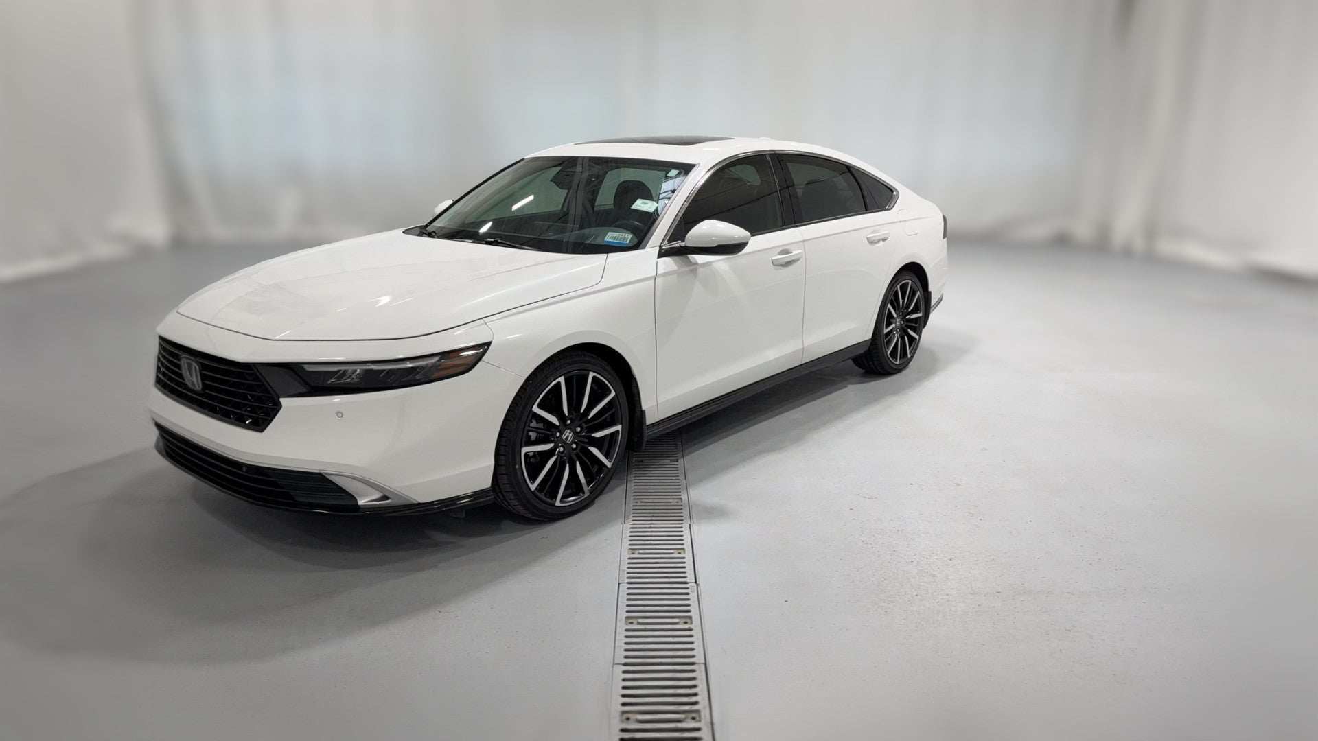 2024 Honda Accord Hybrid vehicle photo