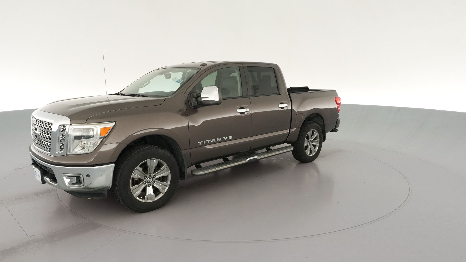 2018 Nissan Titan Crew Cab vehicle photo