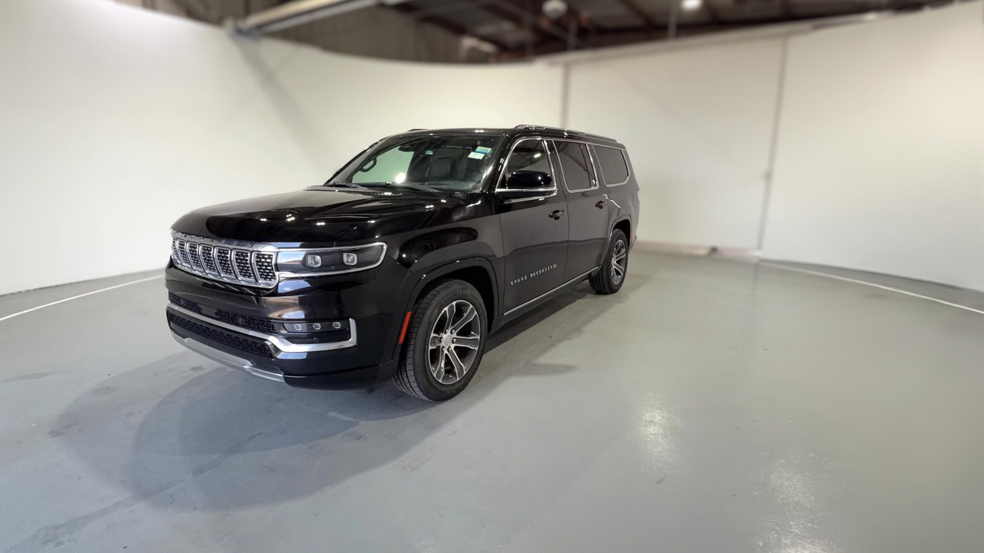 2024 Jeep Grand Wagoneer L vehicle photo
