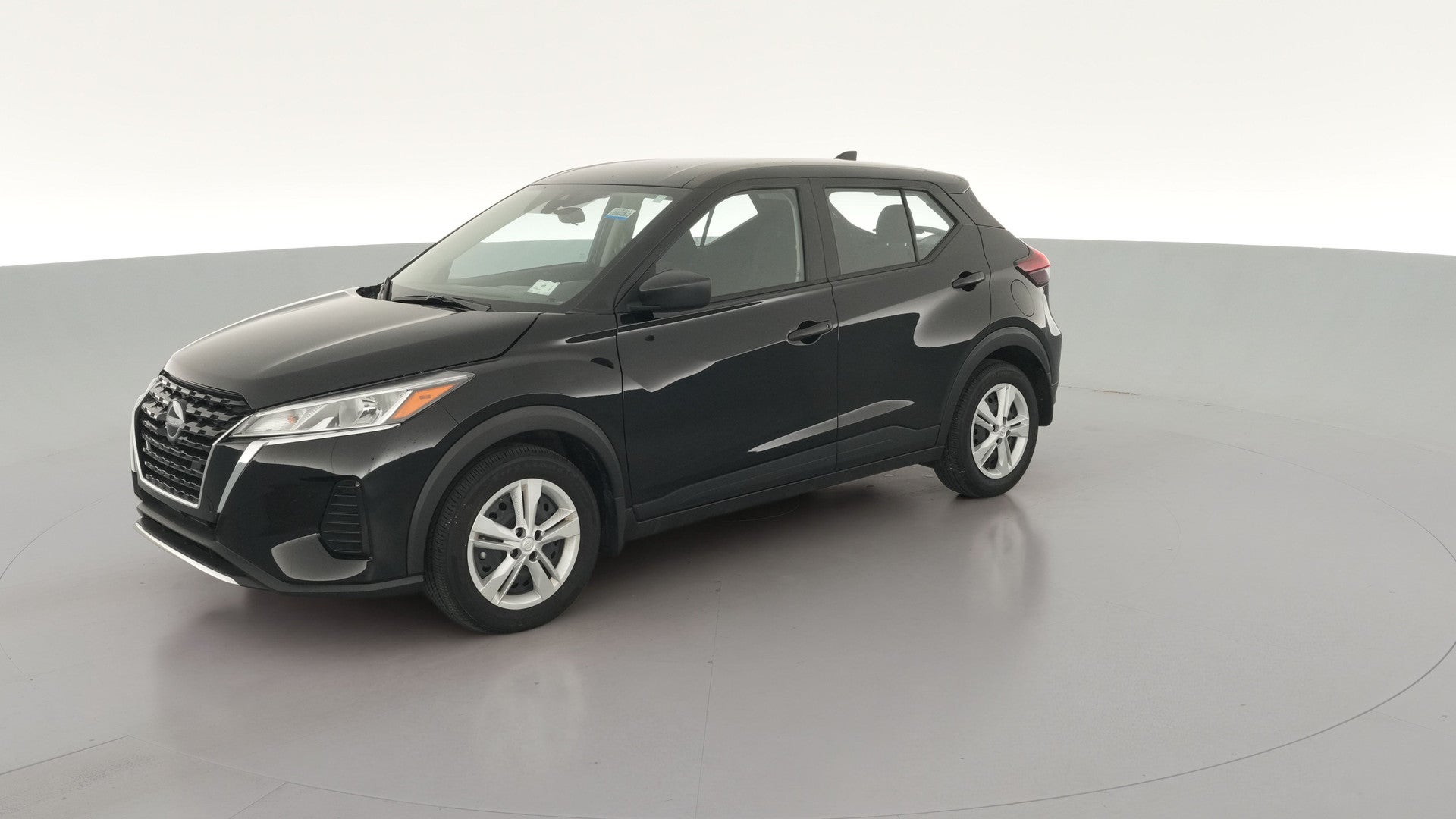 2025 Nissan Kicks Play vehicle photo