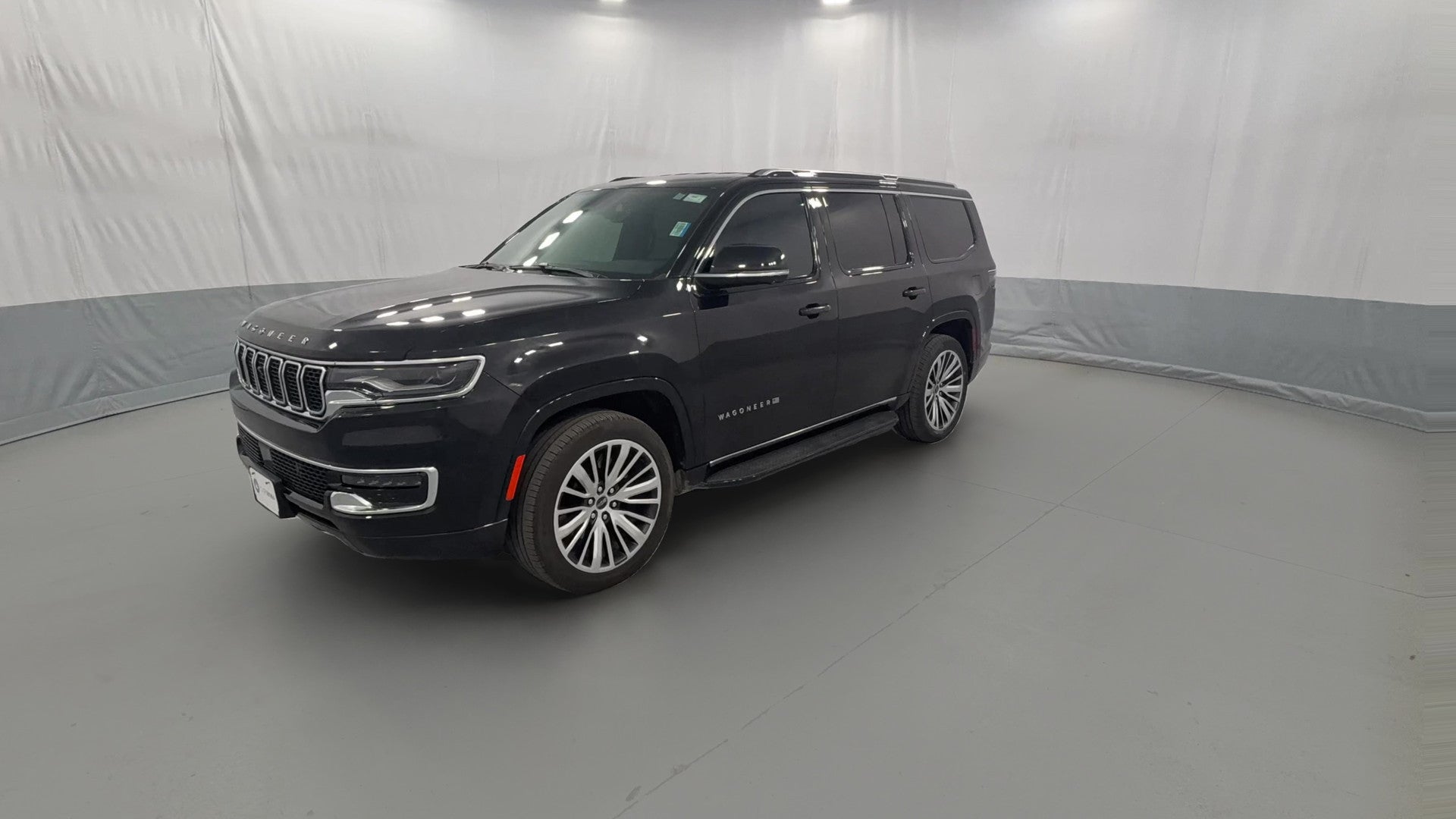 2023 Jeep Wagoneer vehicle photo