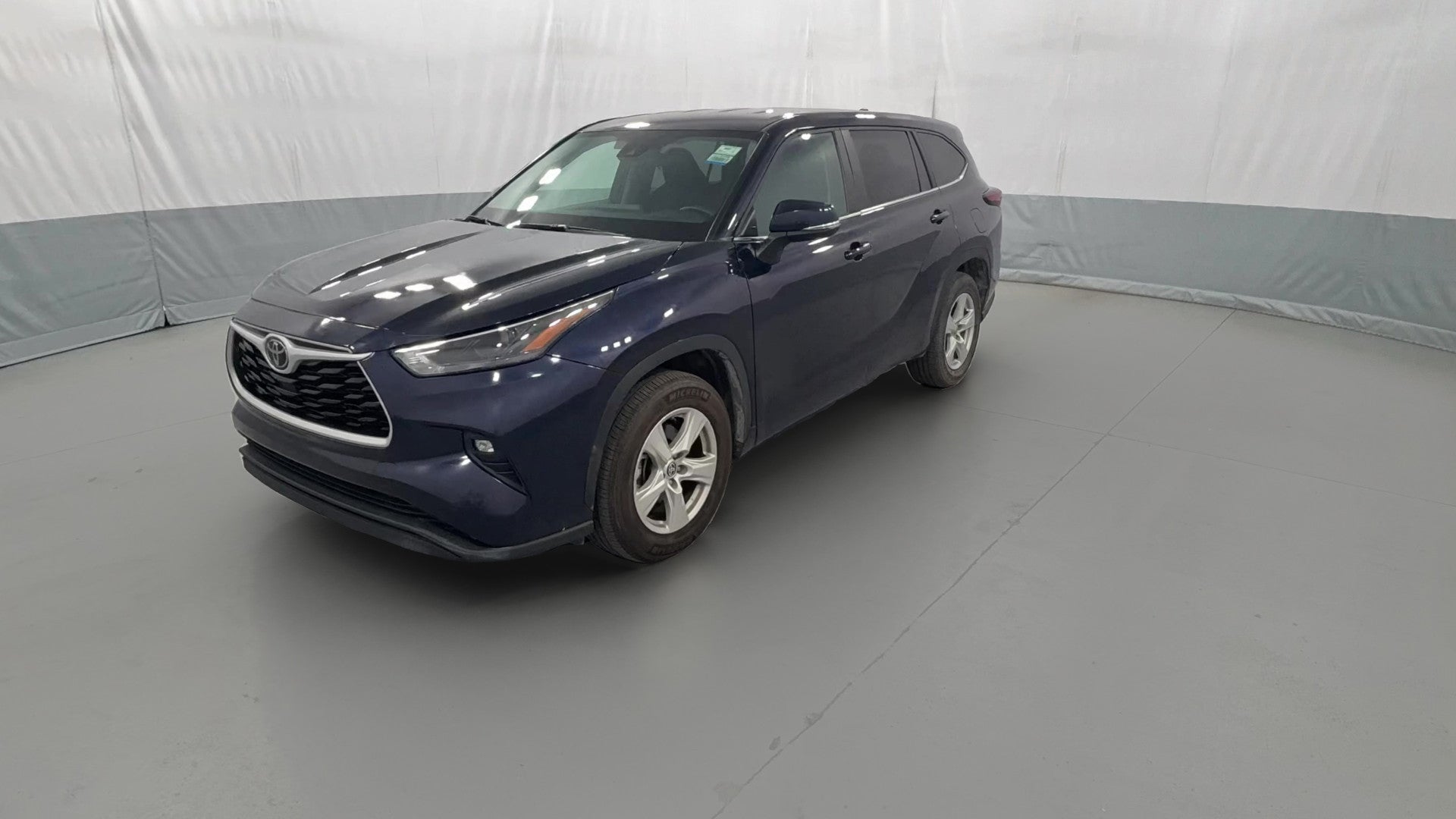 2025 Toyota Highlander vehicle photo