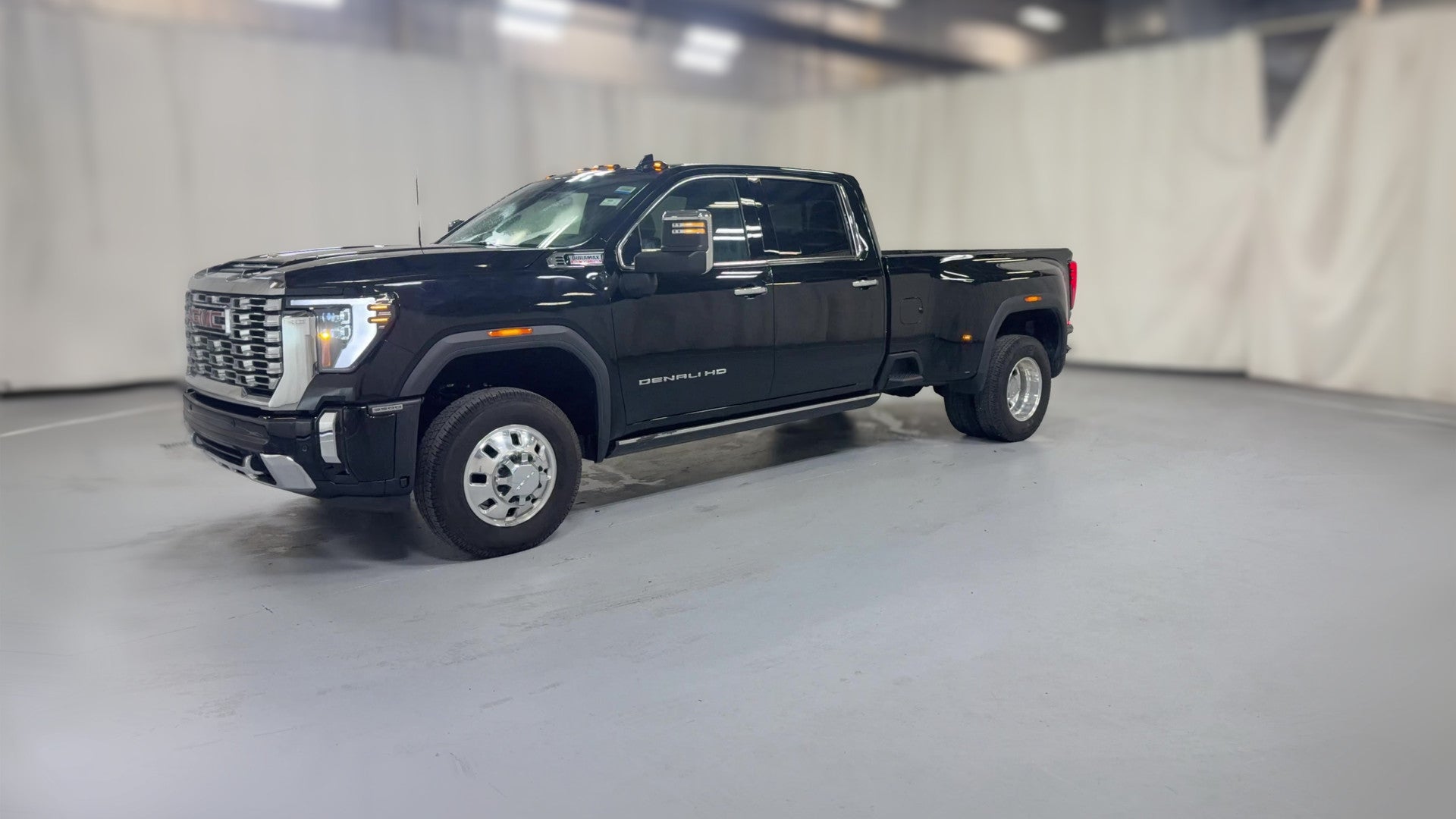 2025 GMC Sierra 3500 HD Crew Cab vehicle photo