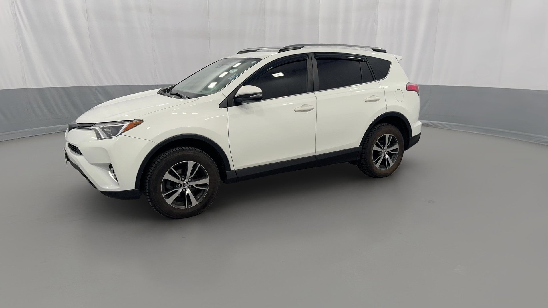 2018 Toyota RAV4 vehicle photo