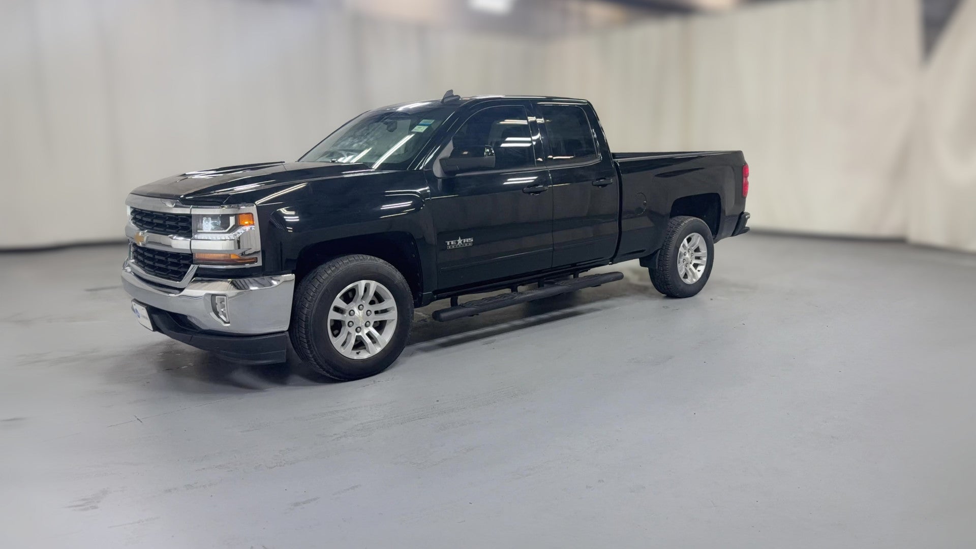 2019 Chevrolet Silverado 1500 LD Double Cab vehicle photo