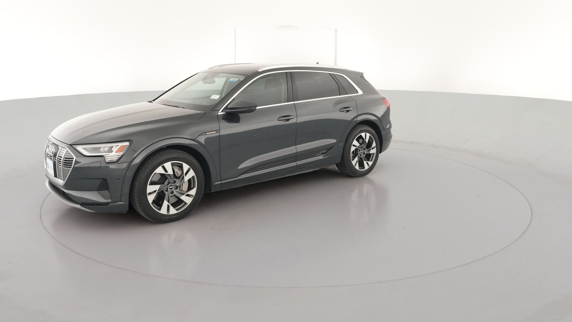 2021 Audi e-tron vehicle photo