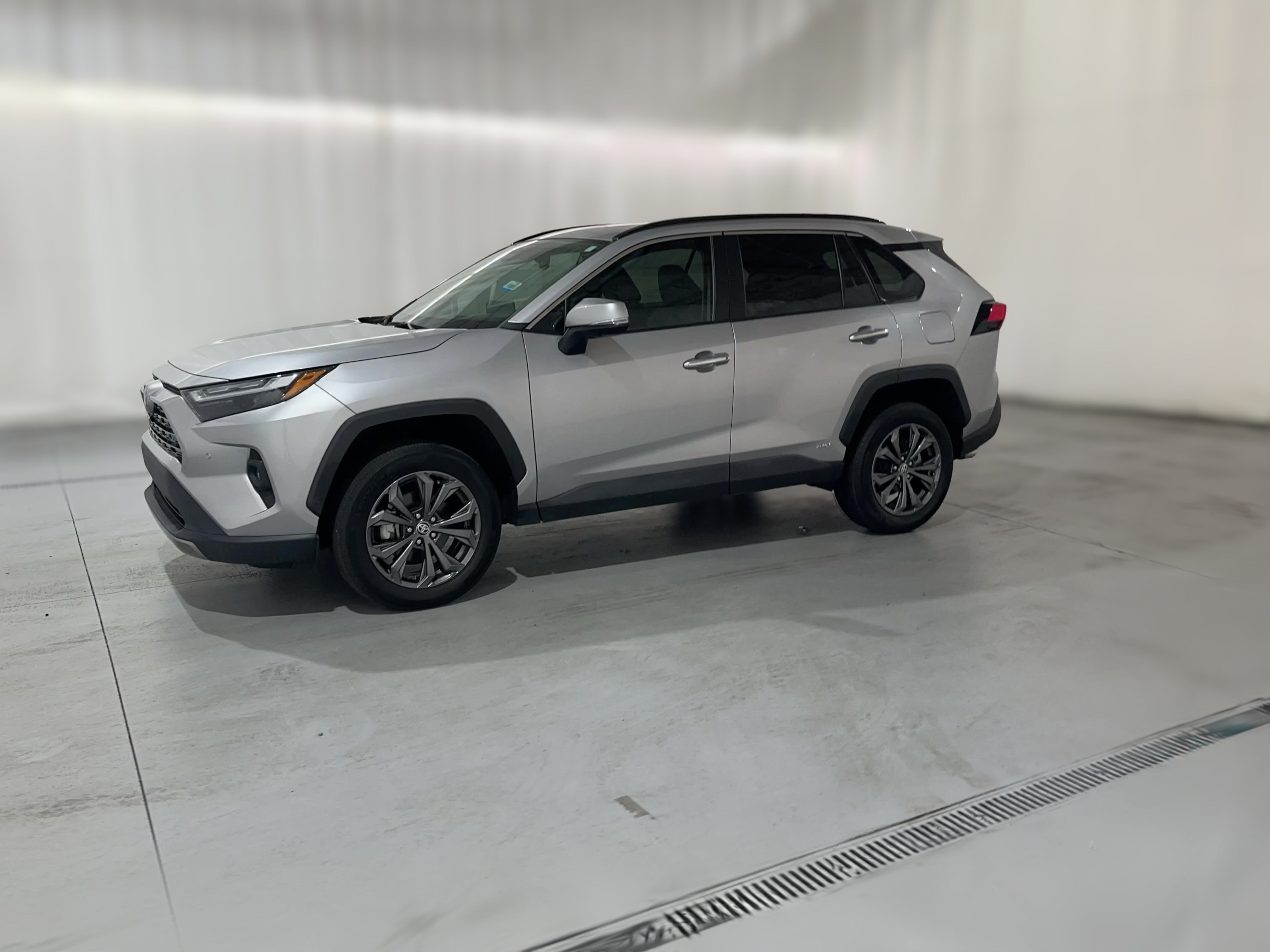 2023 Toyota RAV4 Limited - Photo 24