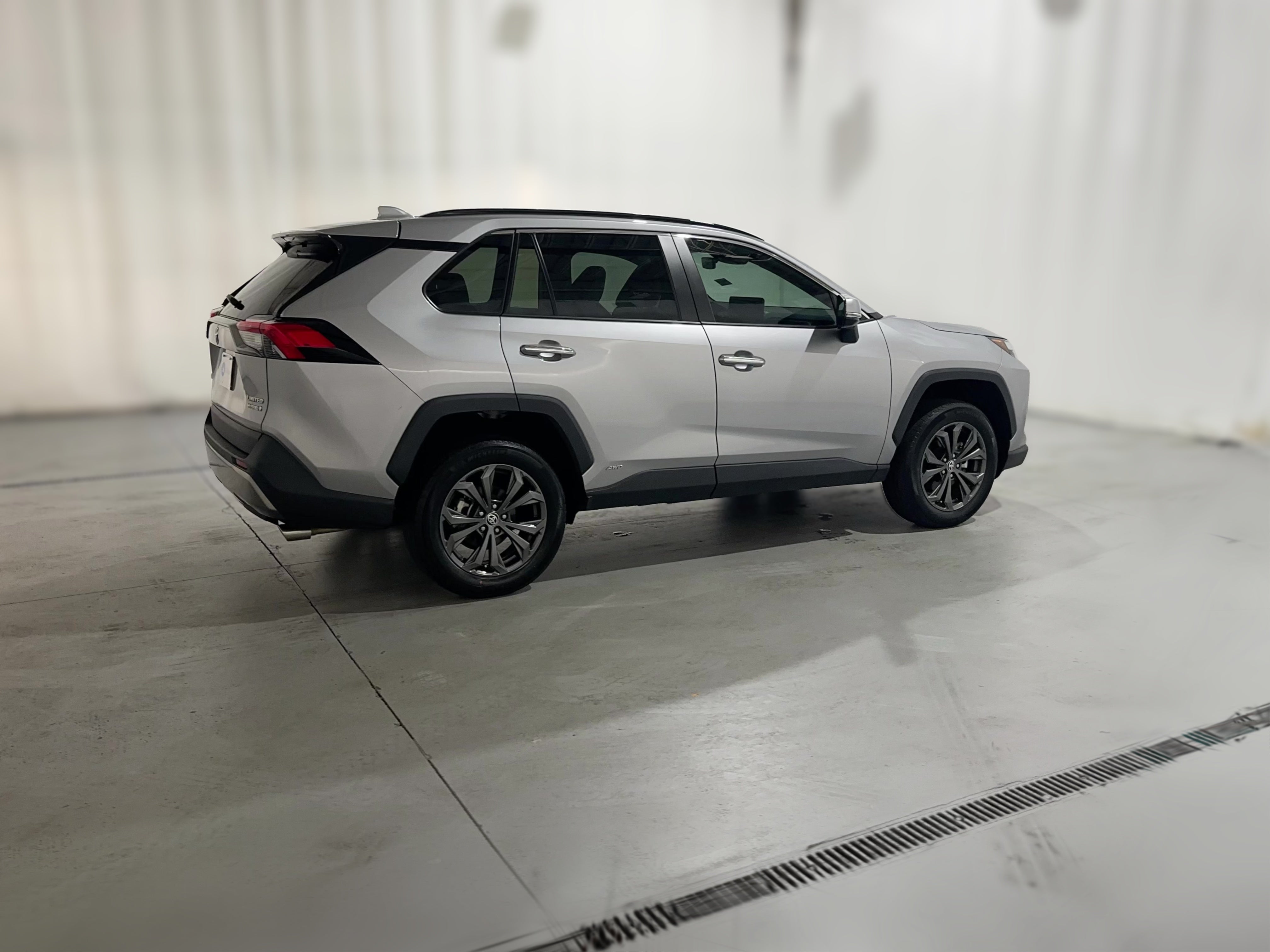 2023 Toyota RAV4 Limited - Photo 32