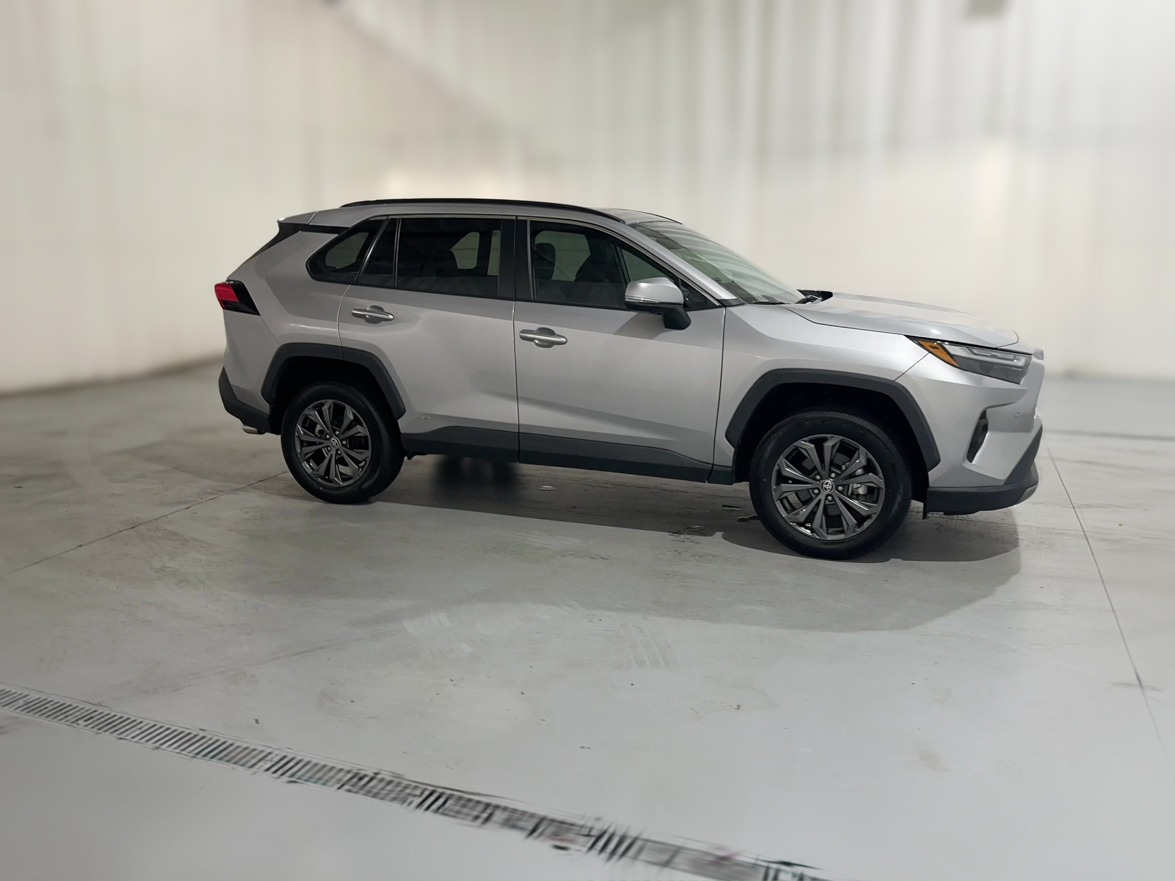 2023 Toyota RAV4 Limited - Photo 34
