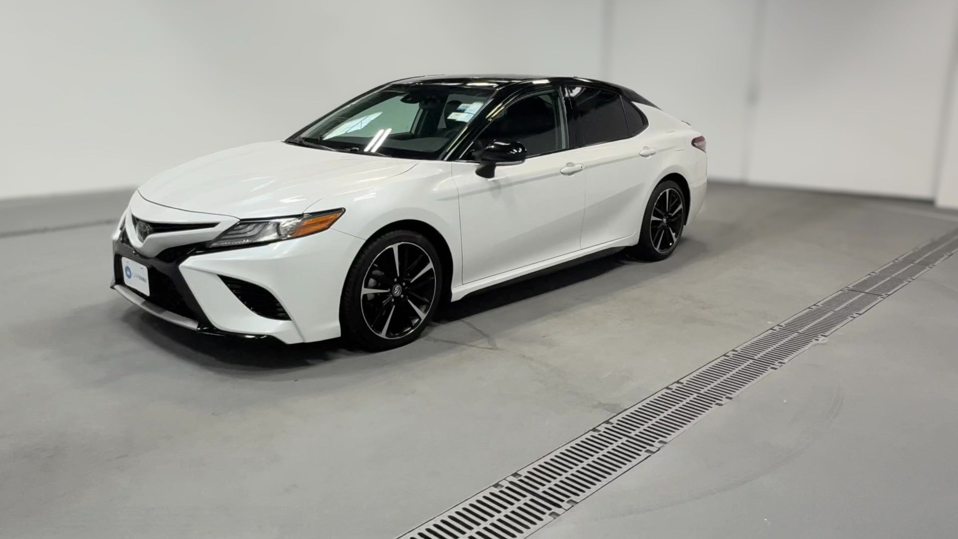 2019 Toyota Camry vehicle photo