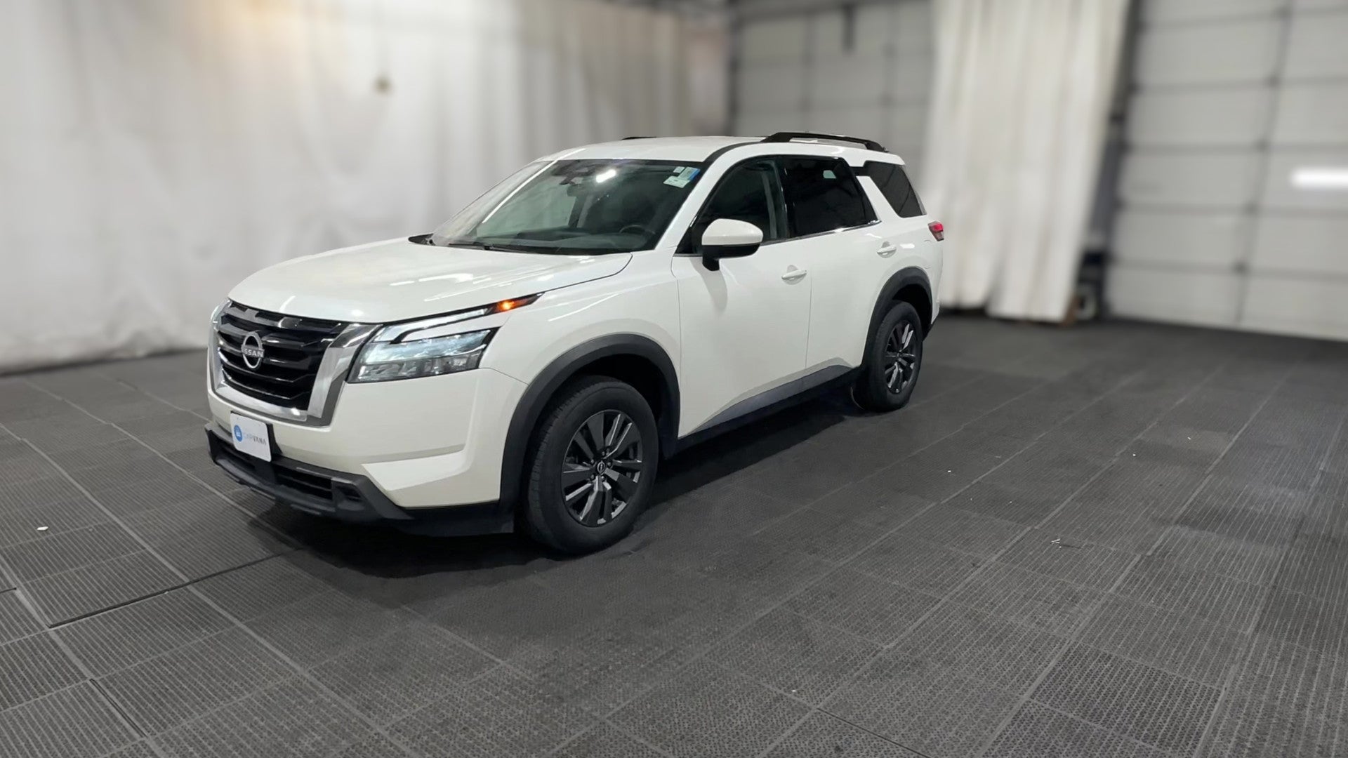 2024 Nissan Pathfinder vehicle photo