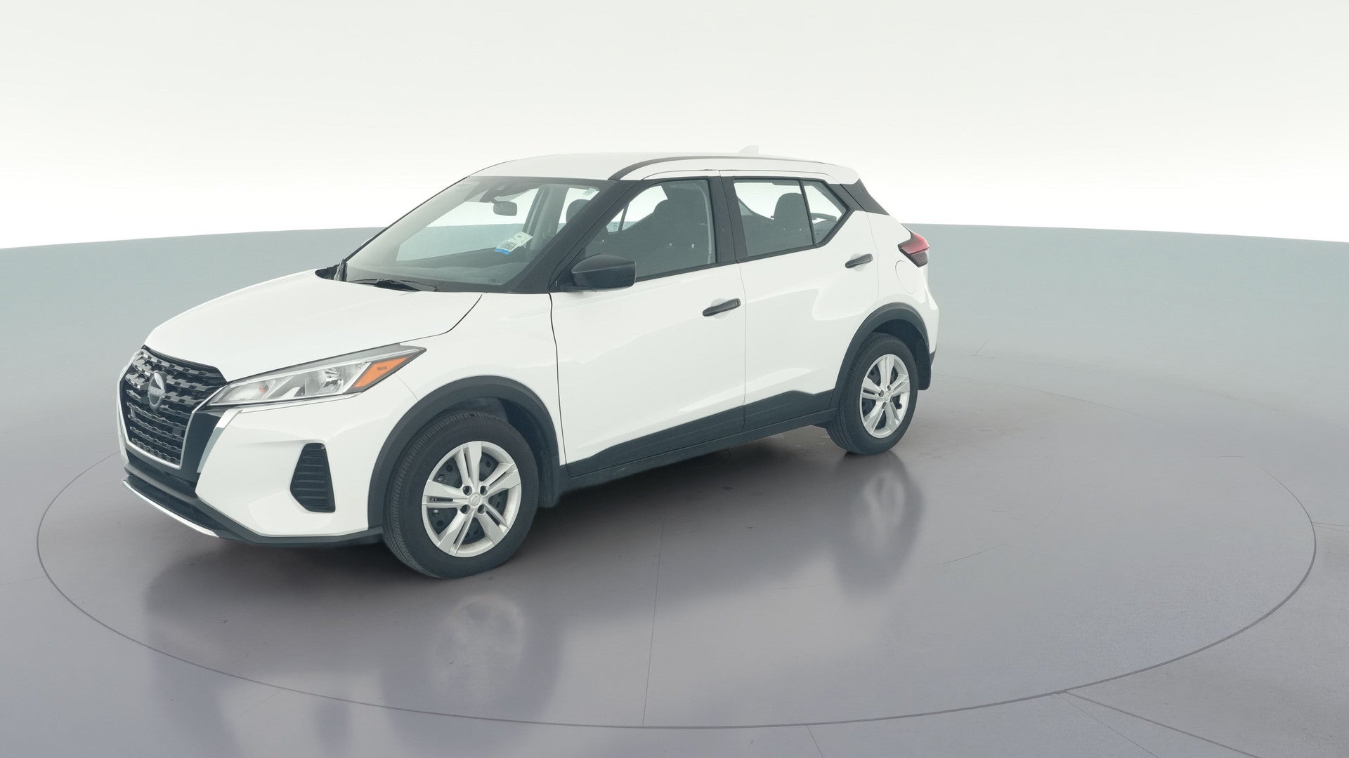 2025 Nissan Kicks Play vehicle photo