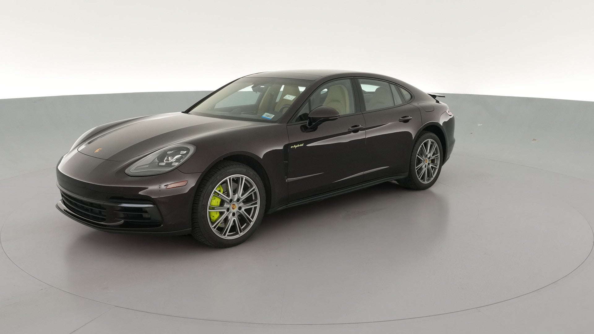 2018 Porsche Panamera vehicle photo