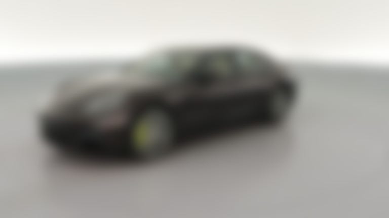 2018 Porsche Panamera vehicle photo