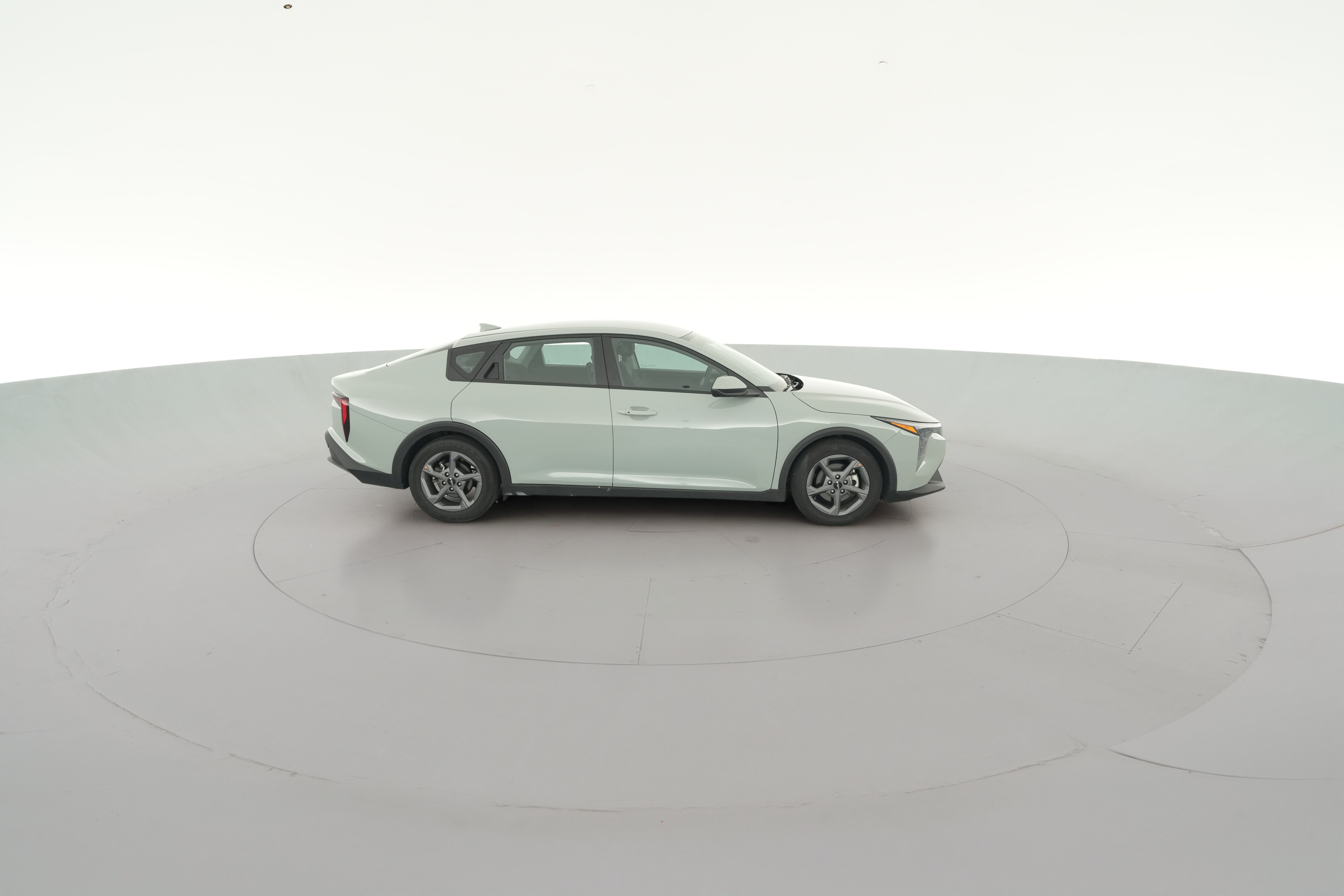 2025 Kia K4 LXS - Photo 33
